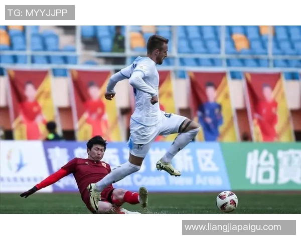 当足球明星的光环褪去他们的真实生活与挣扎显露无遗